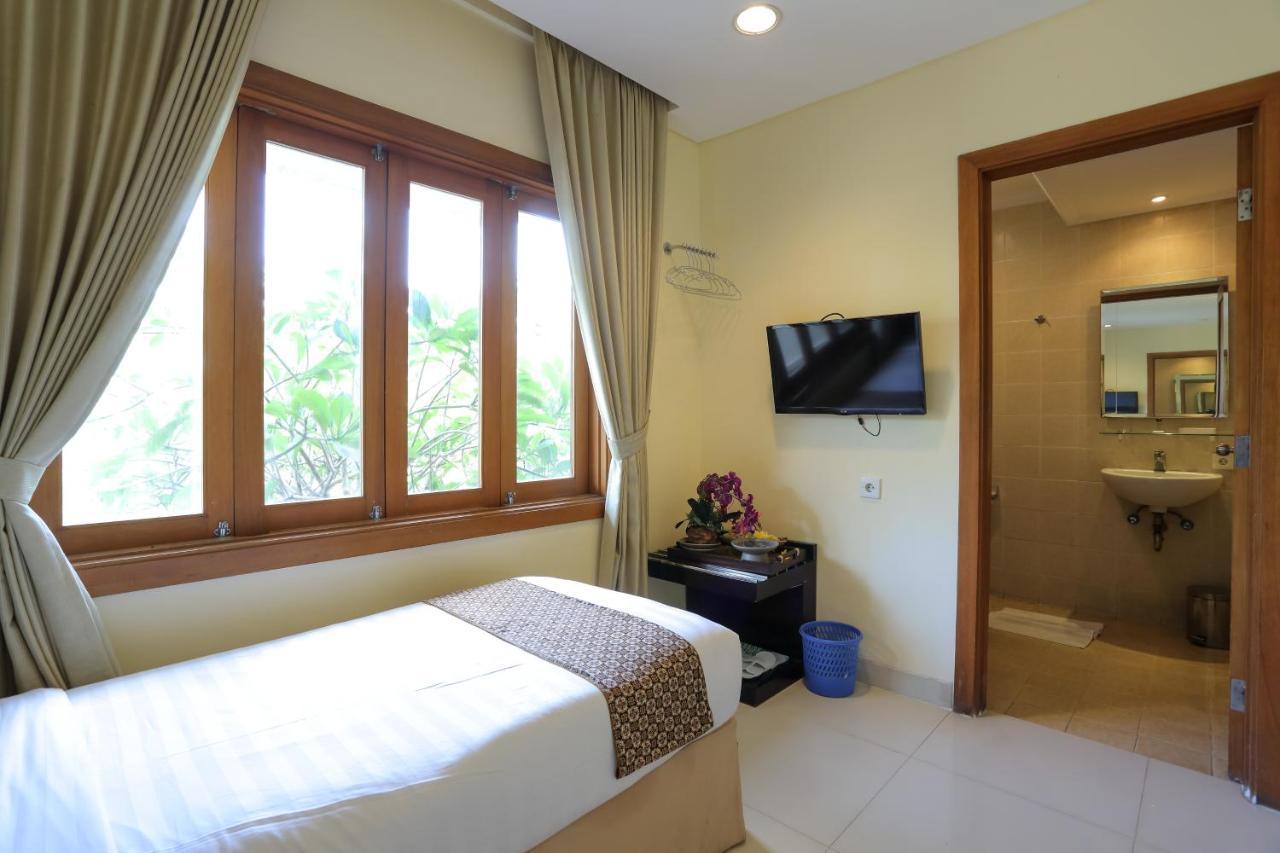 Country Heritage Hotel Surabaya Exteriör bild