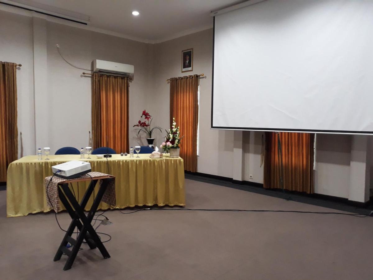 Country Heritage Hotel Surabaya Exteriör bild